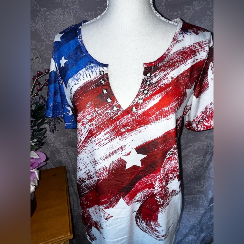 Size med Red White and Blue ready for summer with this shirt
